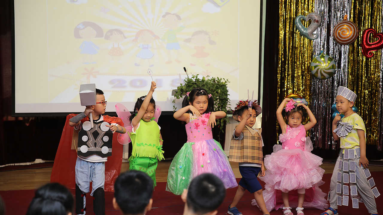 河?xùn)|一幼區(qū)長(圖10) 河?xùn)|一幼區(qū)長(圖10)